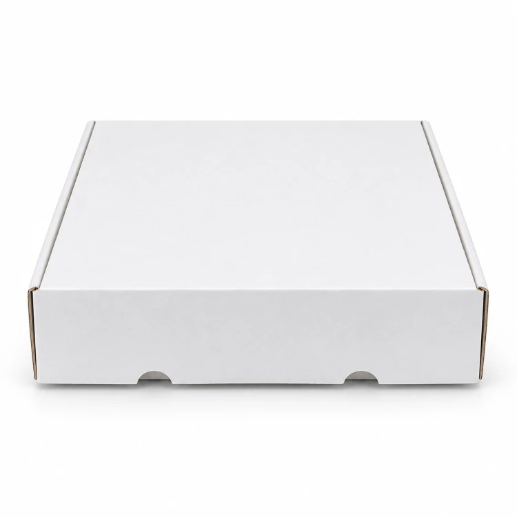 Białe pudełko do składania 245 × 255 × 80 mm – złożone i zamknięte