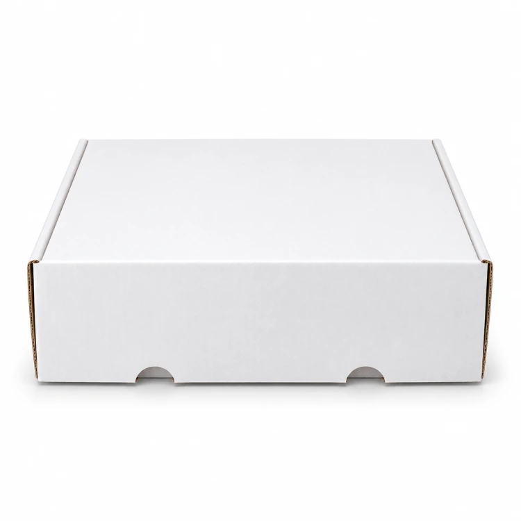 Białe pudełko do składania 250 × 250 × 100 mm – złożone i zamknięte